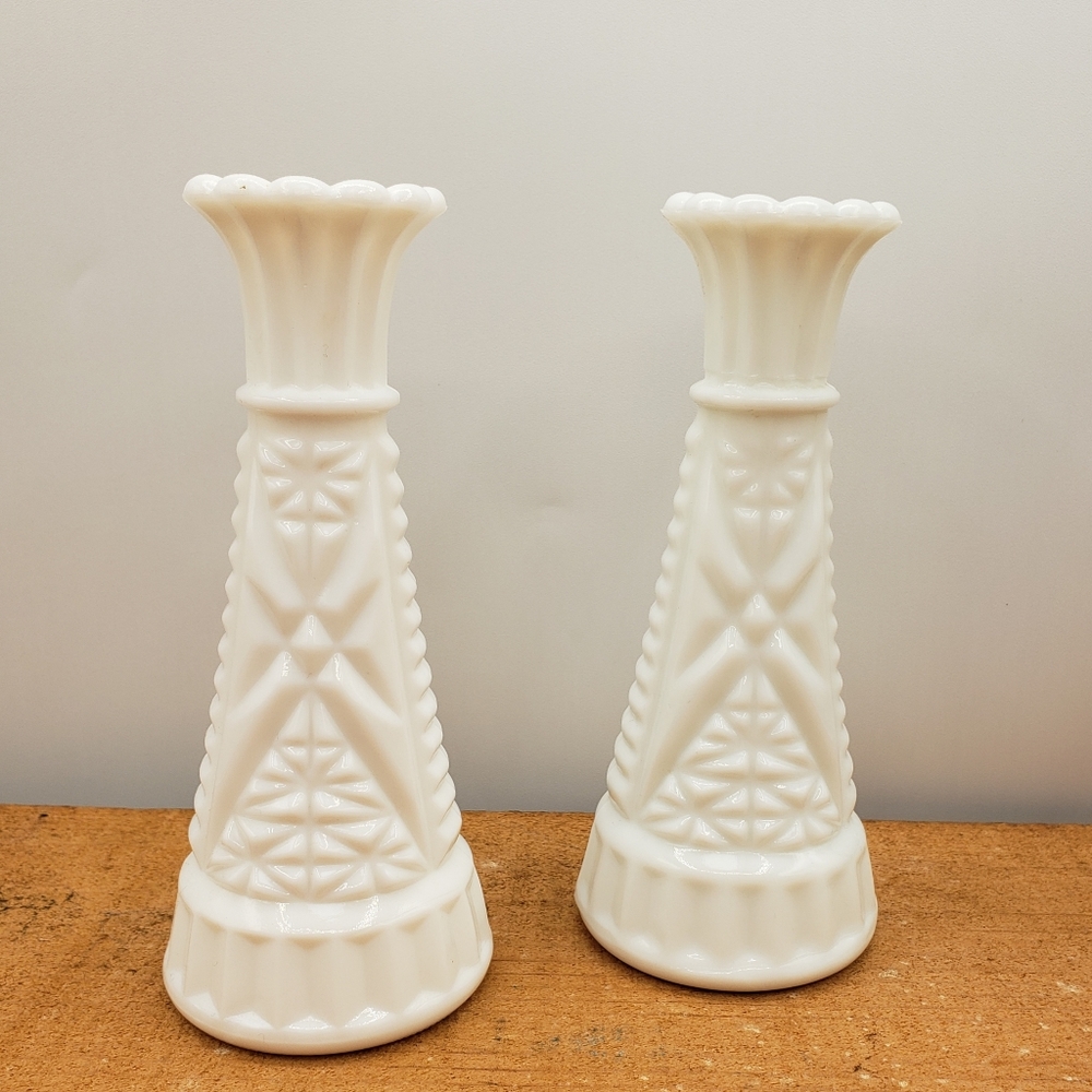 Vintage Milk Glass Bud Vases 6” Anchor Hocking 1960's Stars & Bars Grannycore.